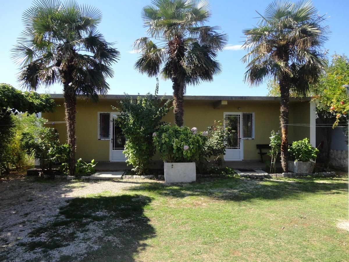 Apartments Ana Sreser Exterior photo